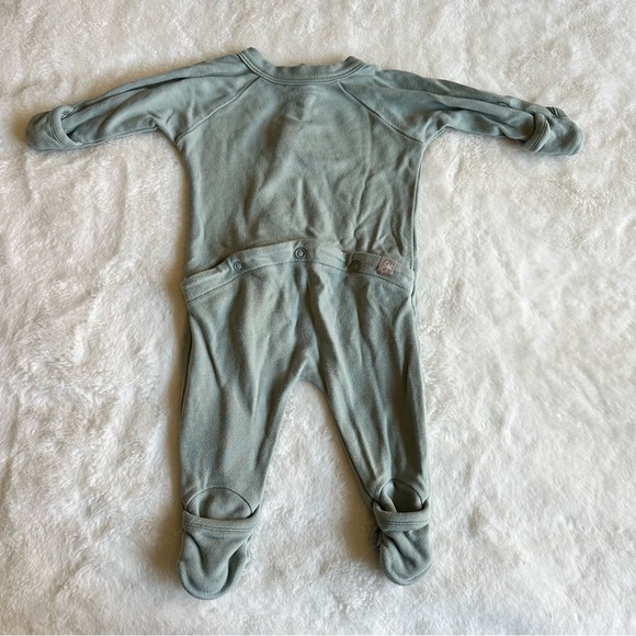 Goumi Newborn Footie Sleeper - Picture 7 of 11